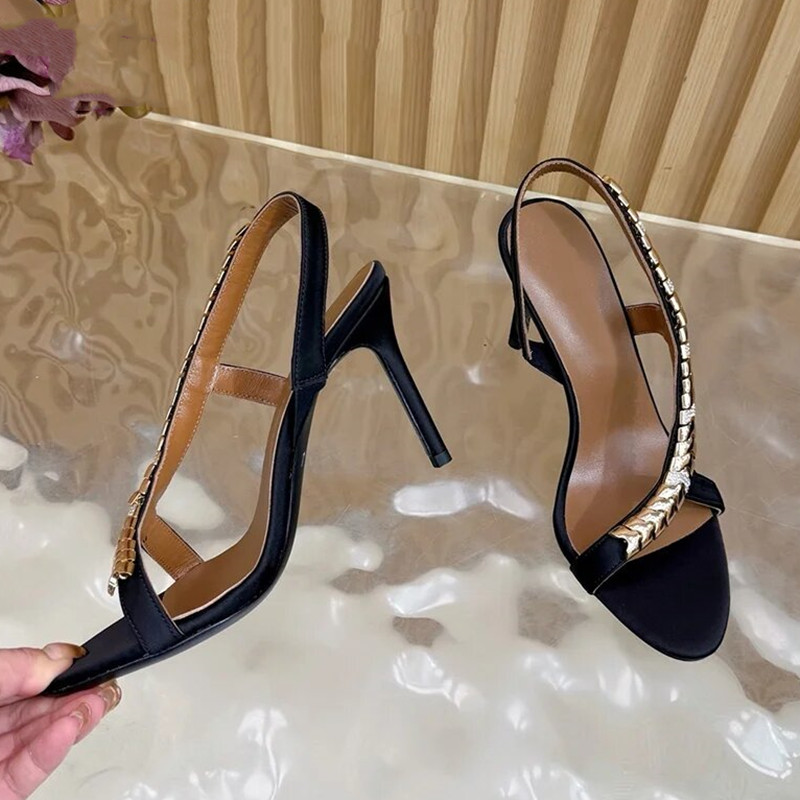 صنادل نسائية فاخرة مرصعة بالأح - مراجعة Luxury Lifestyle Shoes وسعره