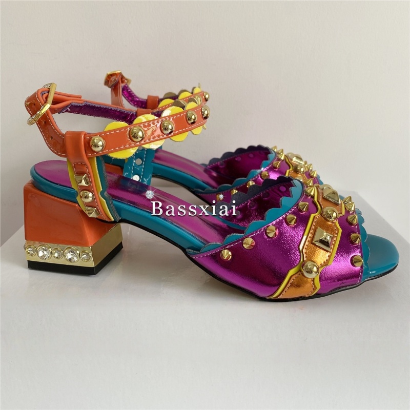 الصنادل الفاخرة برشام تي حزام  - مراجعة Luxury Lifestyle Shoes وسعره